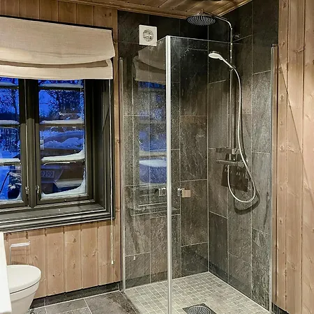 Modern All-year In Scenic Feriehus *